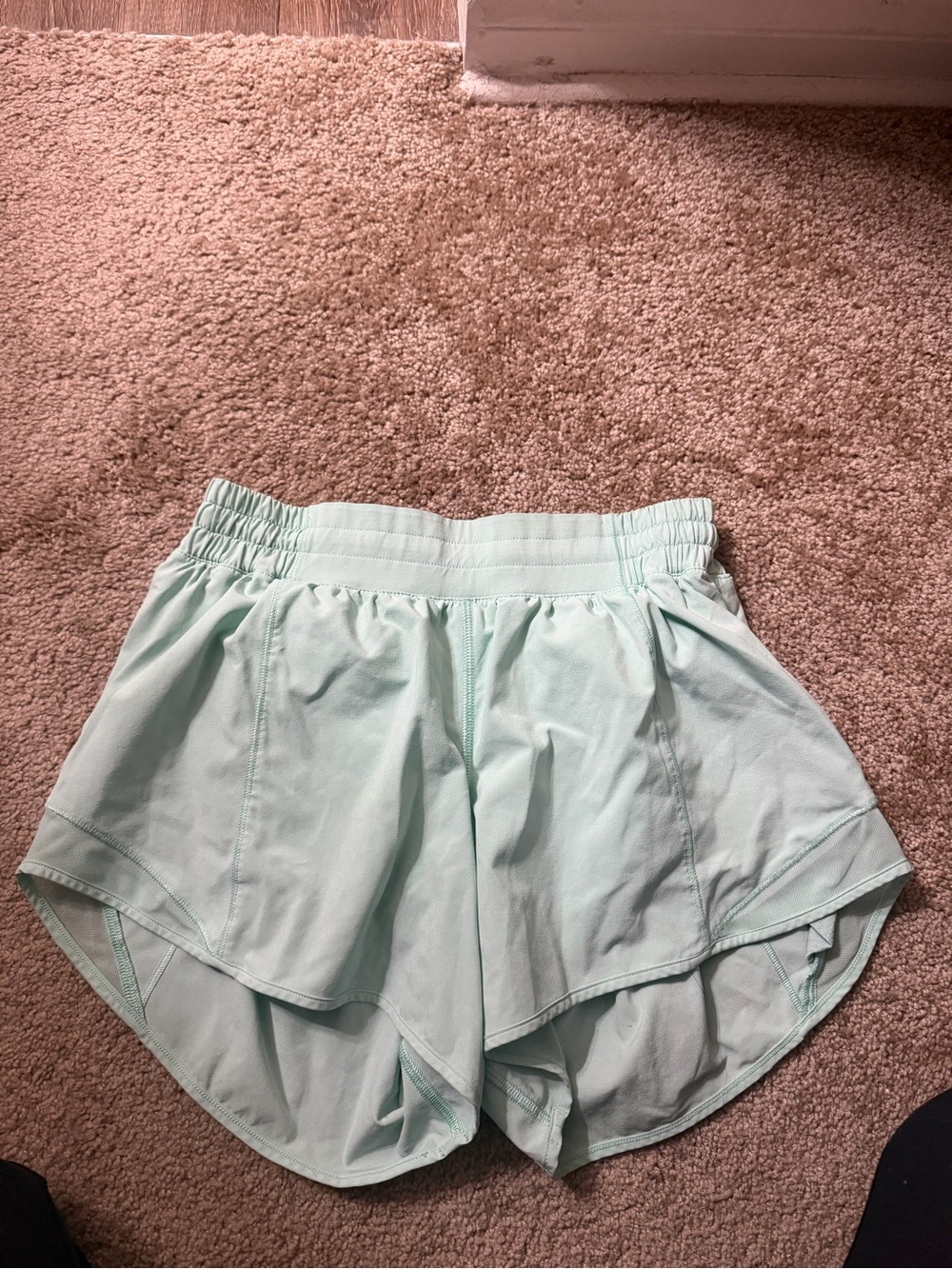 lululemon athletica Mint Green Women's Hotty Hot low-rise Shorts